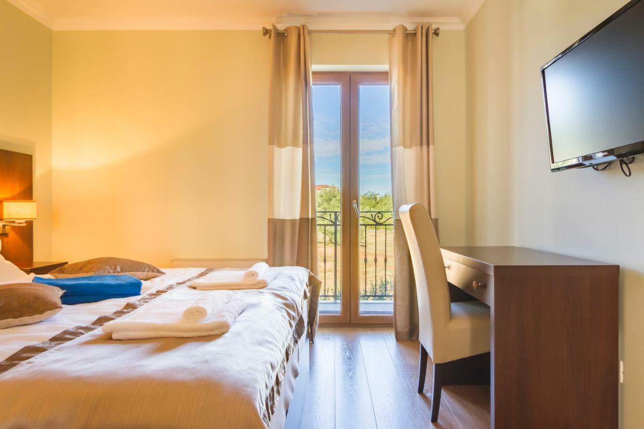 Luxury Matea 1 *
